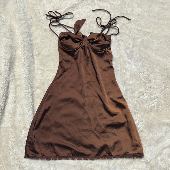 Princess Polly Wayzer Mini Dress Chocolate Size 0 NWT - Picture 2 of 8